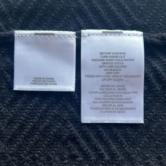 NWT Anne Klein Short Sleeve Diamond Pattern Sweater with Gold Buttons Black L - Picture 7 of 7